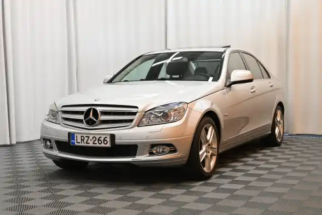 Hopea Sedan, Mercedes-Benz C – LRZ-266