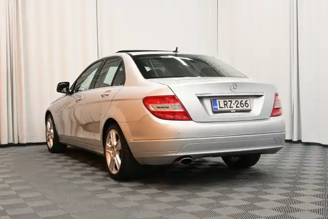 Hopea Sedan, Mercedes-Benz C – LRZ-266