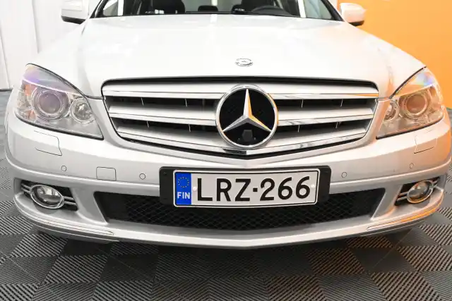 Hopea Sedan, Mercedes-Benz C – LRZ-266