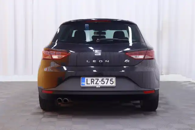 Musta Viistoperä, Seat Leon – LRZ-575