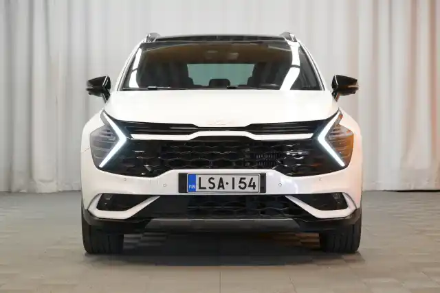 Valkoinen Maastoauto, Kia Sportage – LSA-154