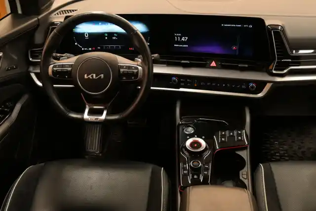 Valkoinen Maastoauto, Kia Sportage – LSA-154
