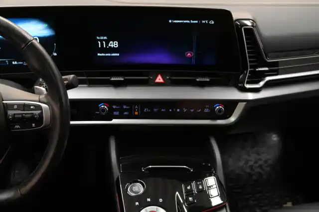 Valkoinen Maastoauto, Kia Sportage – LSA-154