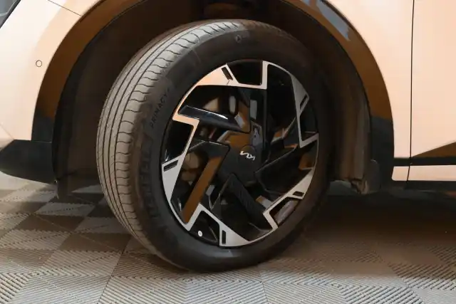 Valkoinen Maastoauto, Kia Sportage – LSA-154