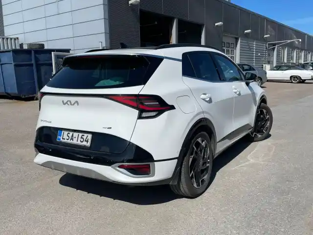 Valkoinen Maastoauto, Kia Sportage – LSA-154