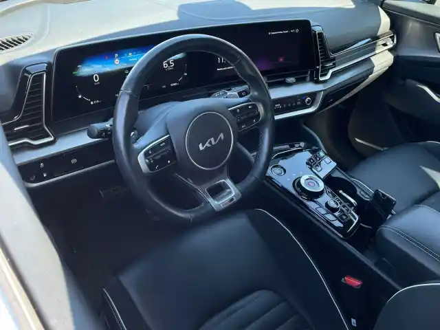 Valkoinen Maastoauto, Kia Sportage – LSA-154