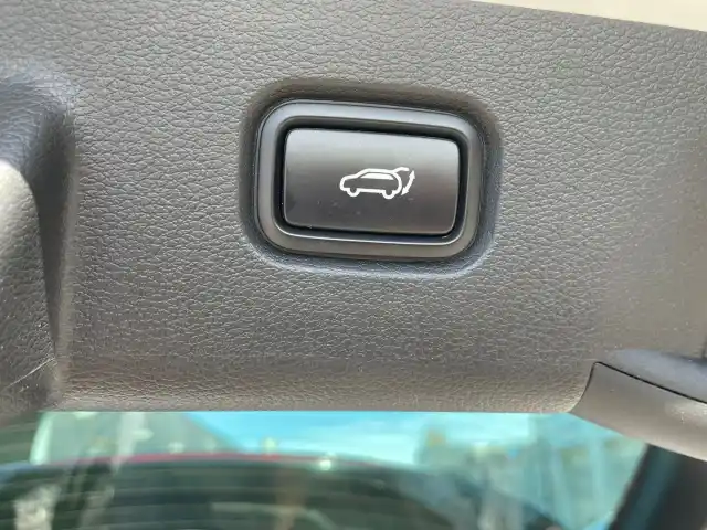 Valkoinen Maastoauto, Kia Sportage – LSA-154