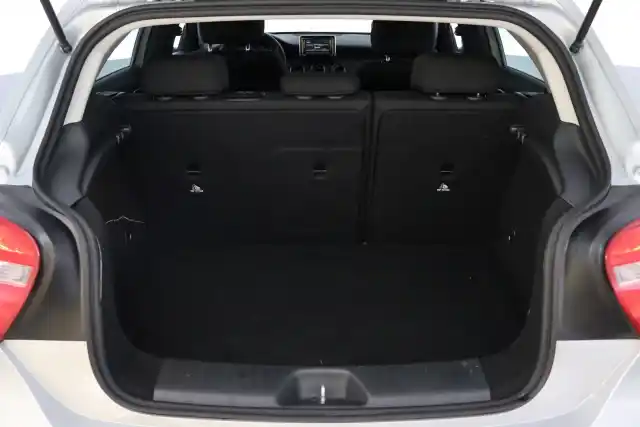 Harmaa Viistoperä, Mercedes-Benz A – LSB-376