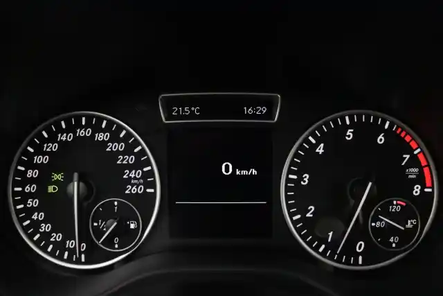 Harmaa Viistoperä, Mercedes-Benz A – LSB-376