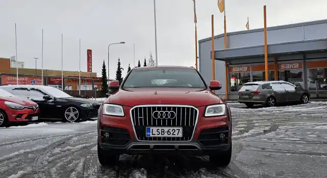 Punainen Maastoauto, Audi Q5 – LSB-627