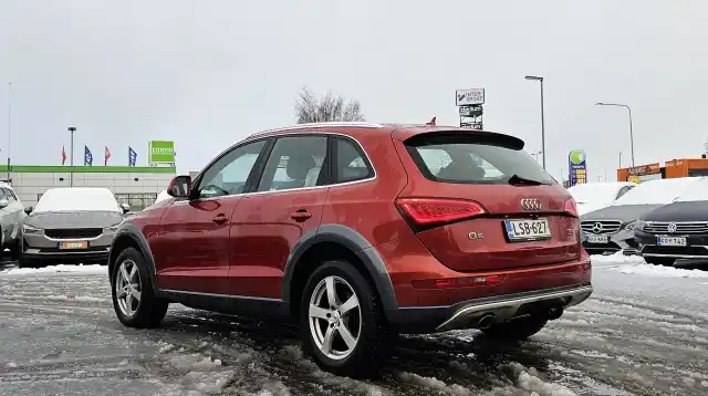 Punainen Maastoauto, Audi Q5 – LSB-627