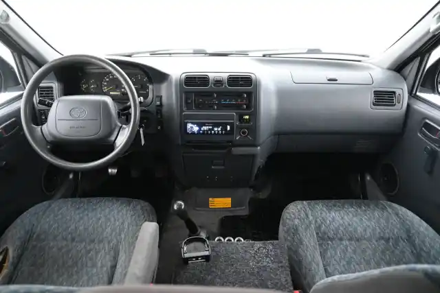 Hopea Henkilöauto, Toyota HIACE – LSI-622