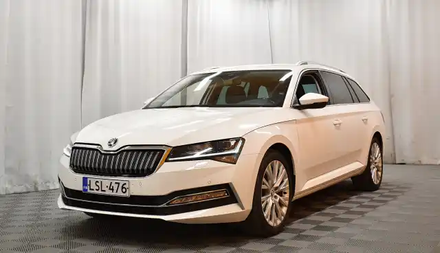 Valkoinen Farmari, Skoda Superb – LSL-476