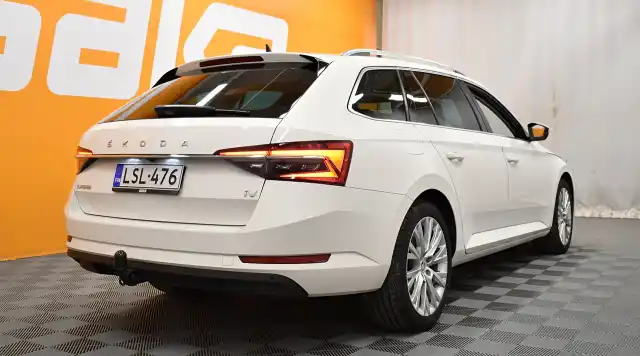 Valkoinen Farmari, Skoda Superb – LSL-476