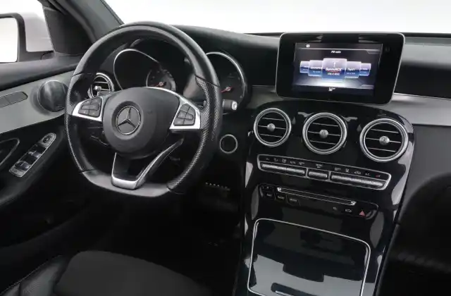 Valkoinen Maastoauto, Mercedes-Benz GLC – LSM-365