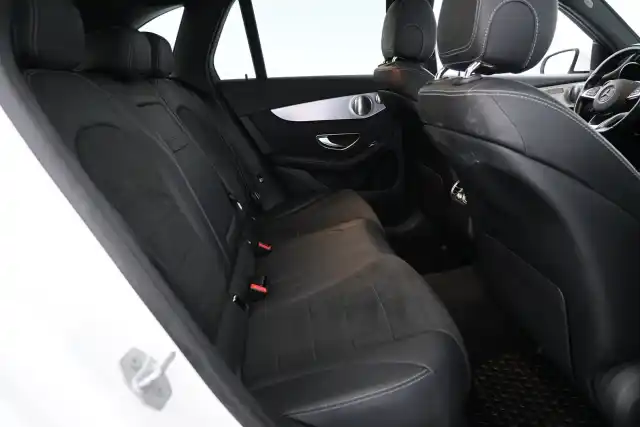 Valkoinen Maastoauto, Mercedes-Benz GLC – LSM-365