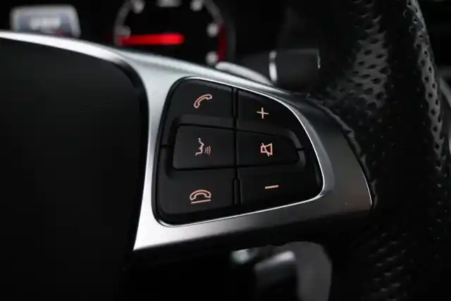 Valkoinen Maastoauto, Mercedes-Benz GLC – LSM-365