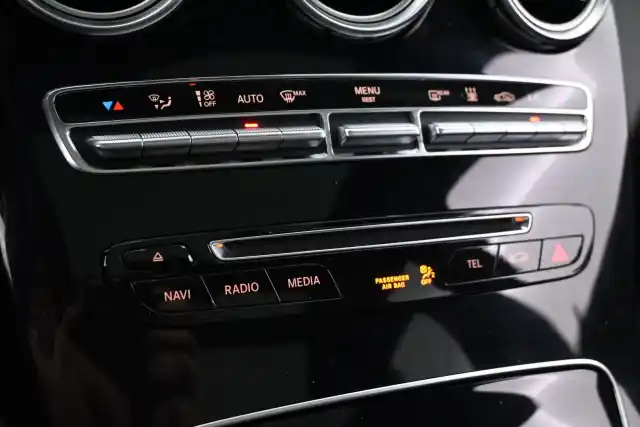 Valkoinen Maastoauto, Mercedes-Benz GLC – LSM-365