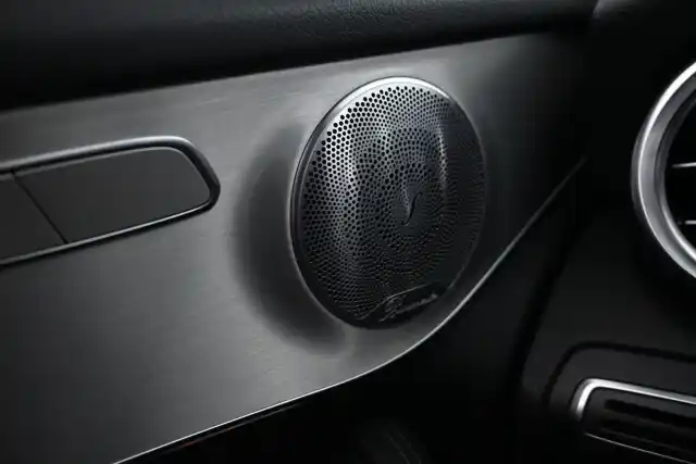 Valkoinen Maastoauto, Mercedes-Benz GLC – LSM-365