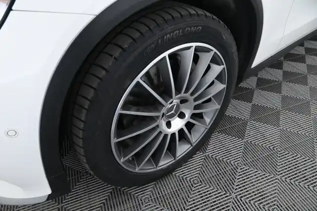 Valkoinen Maastoauto, Mercedes-Benz GLC – LSM-365