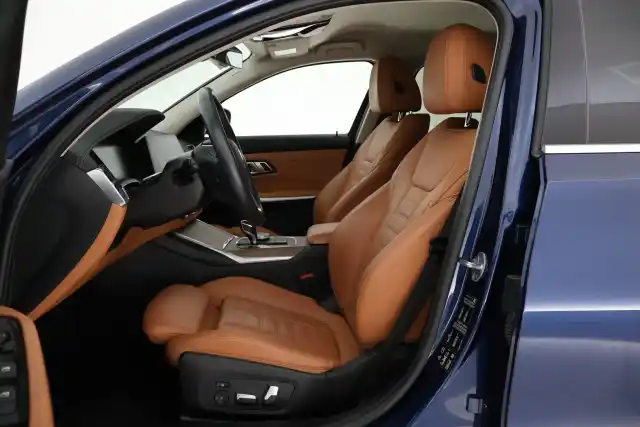 Sininen Sedan, BMW 320 – LSM-490