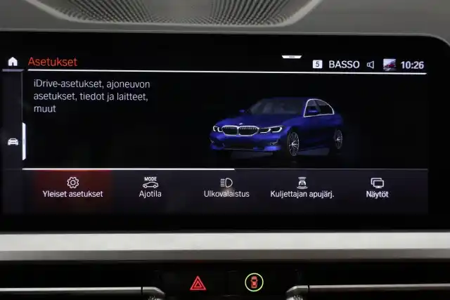 Sininen Sedan, BMW 320 – LSM-490
