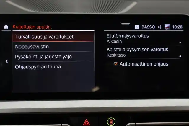 Sininen Sedan, BMW 320 – LSM-490
