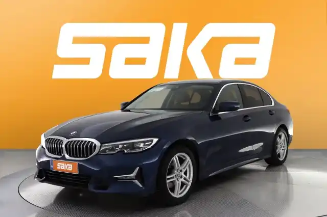 Sininen Sedan, BMW 320 – LSM-490