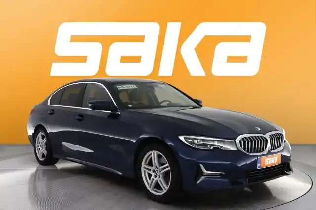 Sininen Sedan, BMW 320 – LSM-490