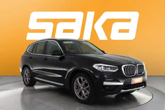 Musta Maastoauto, BMW X3 – LSM-493