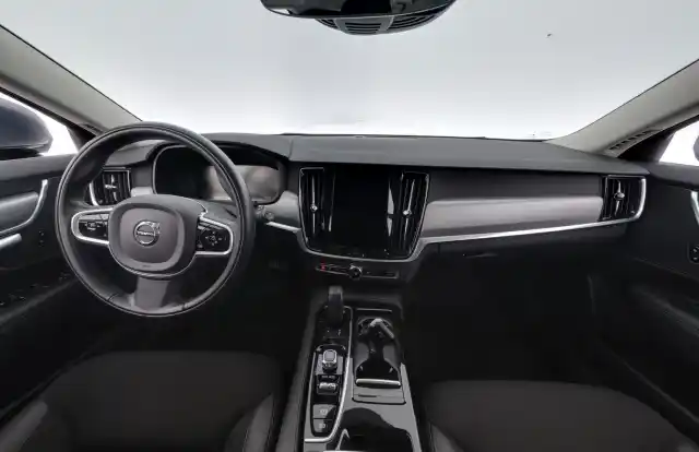 Harmaa Farmari, Volvo V90 – LSM-507