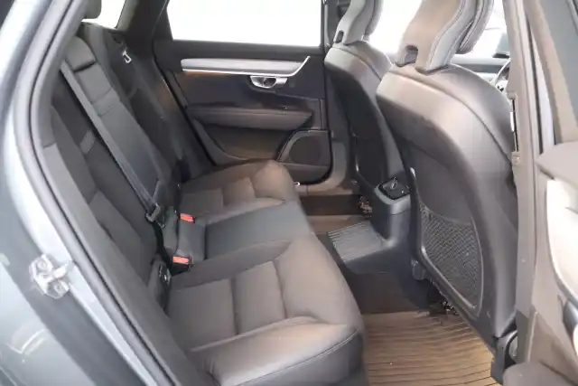 Harmaa Farmari, Volvo V90 – LSM-507