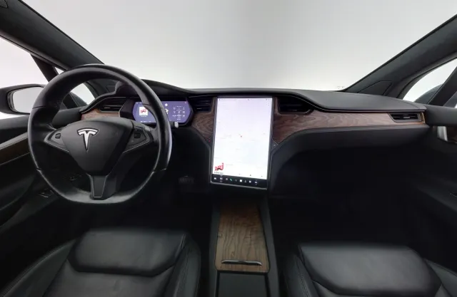 Harmaa Maastoauto, Tesla Model X – LSM-534