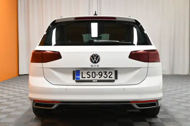 Valkoinen Farmari, Volkswagen Passat – LSO-932