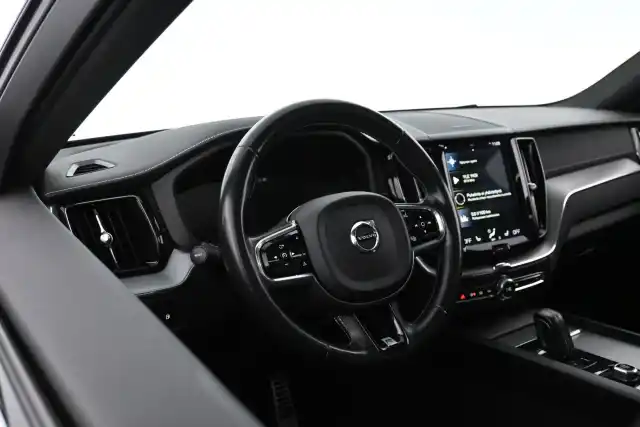 Musta Maastoauto, Volvo XC60 – LSO-982