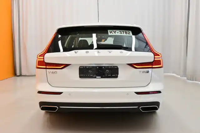 Valkoinen Farmari, Volvo V60 – LSP-266