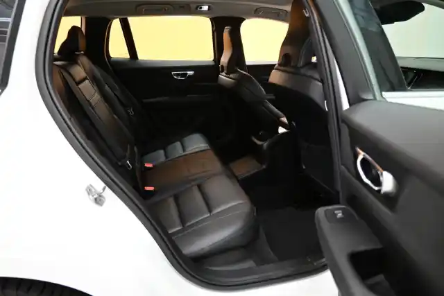 Valkoinen Farmari, Volvo V60 – LSP-266