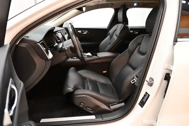 Valkoinen Farmari, Volvo V60 – LSP-266