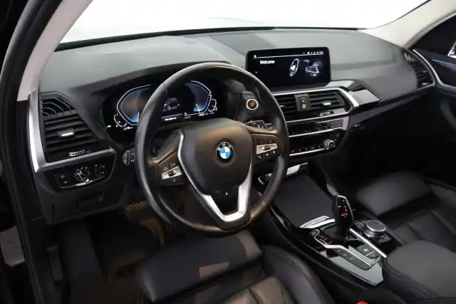Musta Maastoauto, BMW X3 – LSV-414