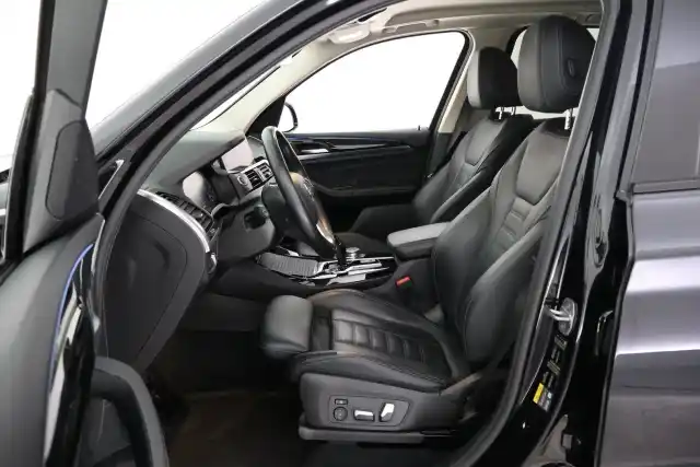 Musta Maastoauto, BMW X3 – LSV-414