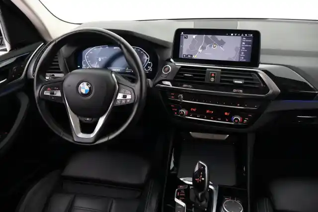 Musta Maastoauto, BMW X3 – LSV-414