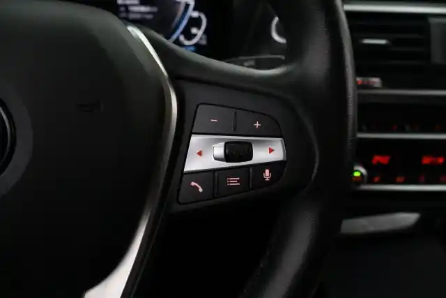 Musta Maastoauto, BMW X3 – LSV-414