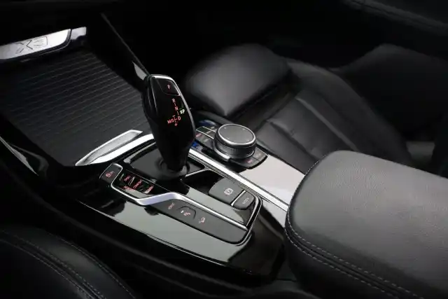 Musta Maastoauto, BMW X3 – LSV-414