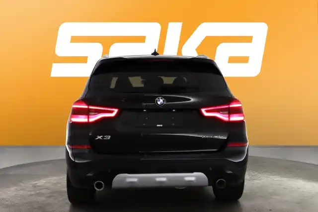 Musta Maastoauto, BMW X3 – LSV-414
