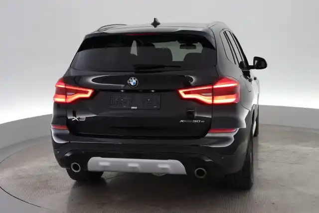 Musta Maastoauto, BMW X3 – LSV-414