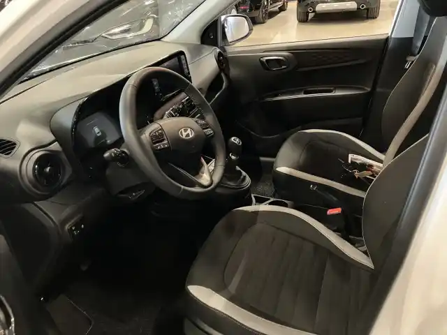 Valkoinen Viistoperä, Hyundai i10 – LSV-728