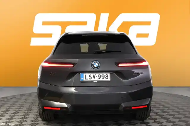 Musta Maastoauto, BMW IX M60 – LSV-998