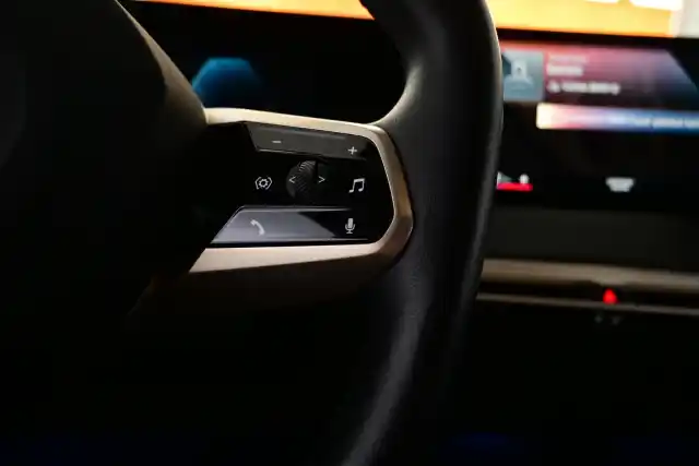 Musta Maastoauto, BMW IX M60 – LSV-998