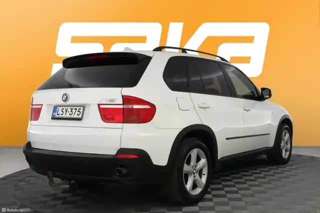 Valkoinen Maastoauto, BMW X5 – LSY-375