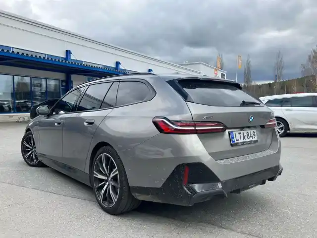 Harmaa Farmari, BMW 530 – LTA-849